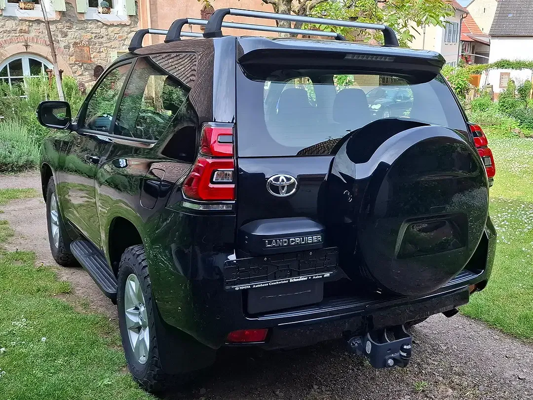 Toyota Land Cruiser 2.8 D-4D - Thumbnail 4