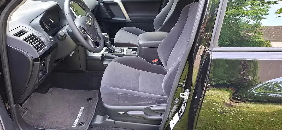 Toyota Land Cruiser 2.8 D-4D - Thumbnail 8