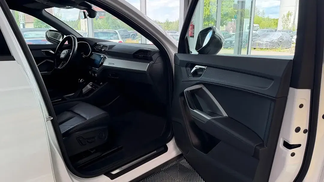 Audi Q3 45 TFSI 4x4 - Thumbnail 12