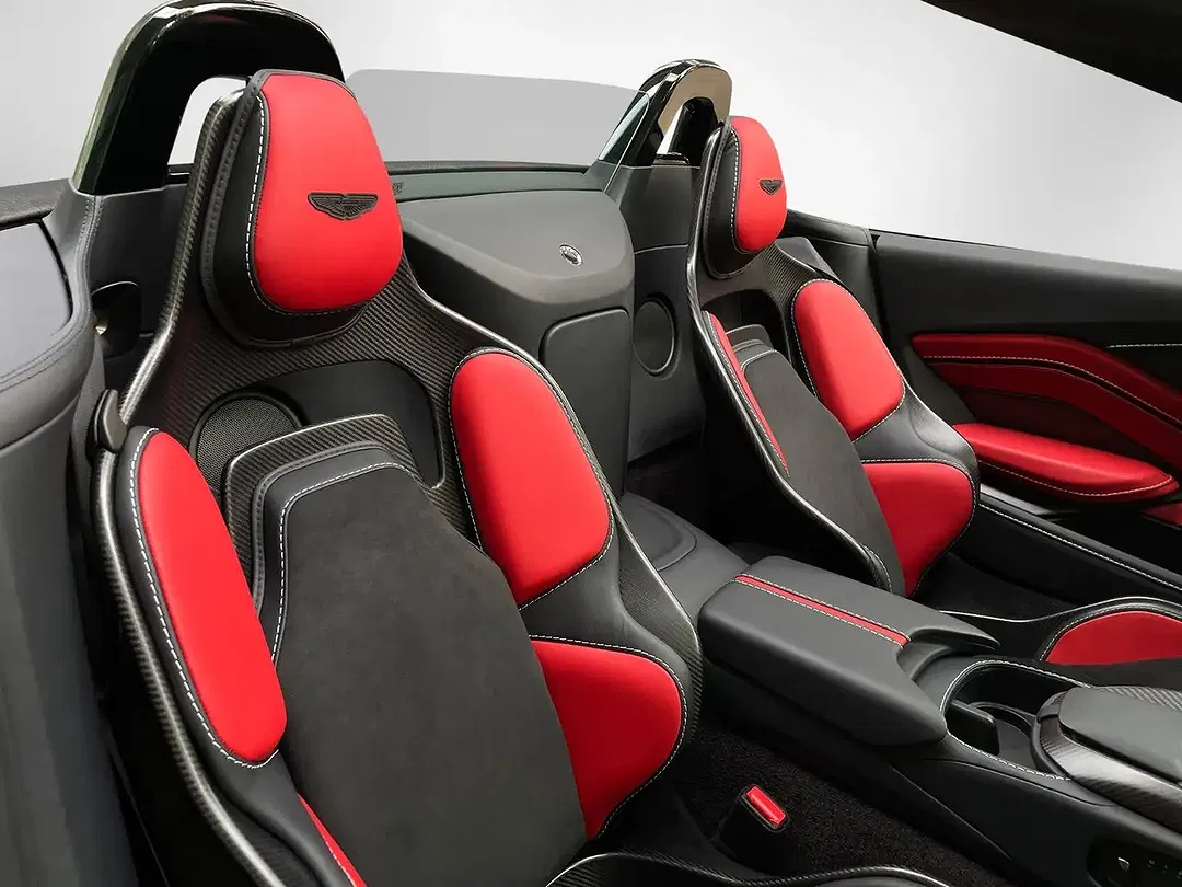 Aston Martin Vantage Roadster - foto 15