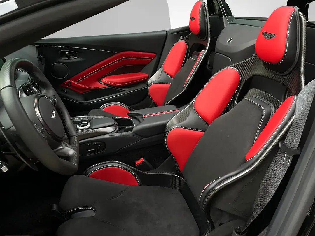 Aston Martin Vantage Roadster - Thumbnail 8