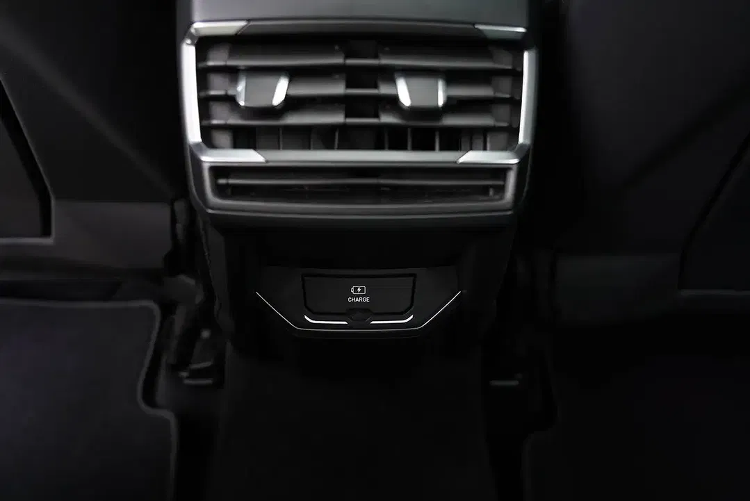 Lynk & Co 01 - Thumbnail 9