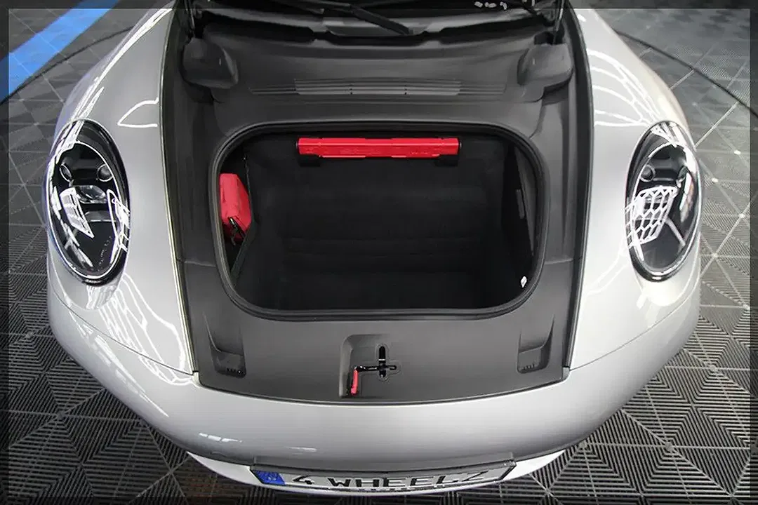 Porsche 992 AUT Carrera Coupe - Thumbnail 6