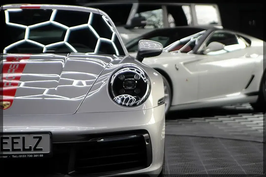 Porsche 992 AUT Carrera Coupe - Thumbnail 5