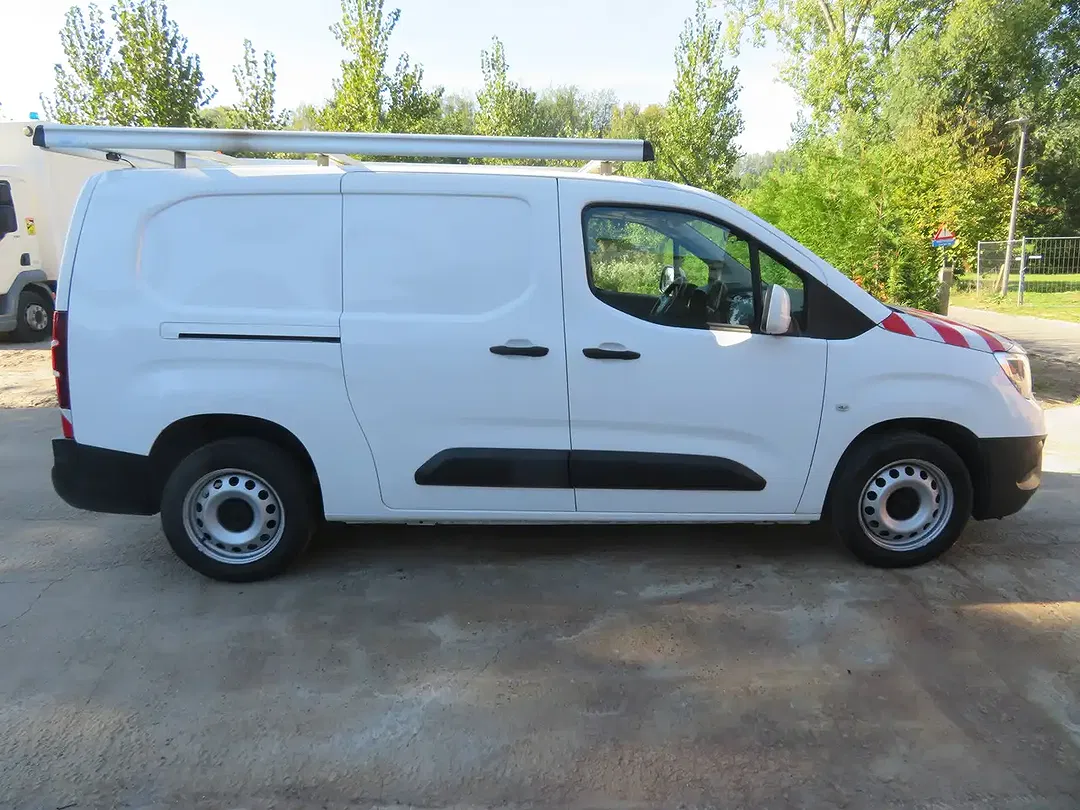 Opel Combo - Thumbnail 8