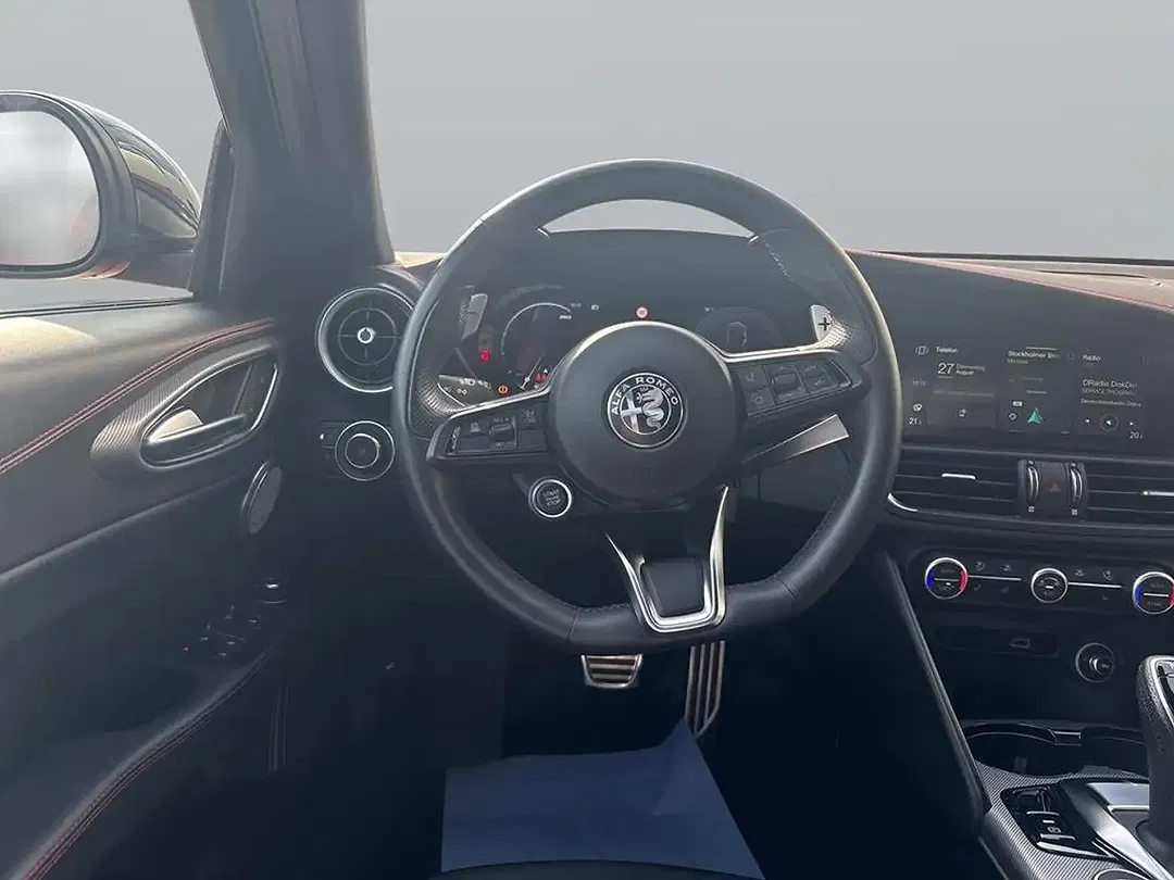 Alfa Romeo Giulia 2.0 16V Turbo Q4 Tributo Italiano - Thumbnail 11