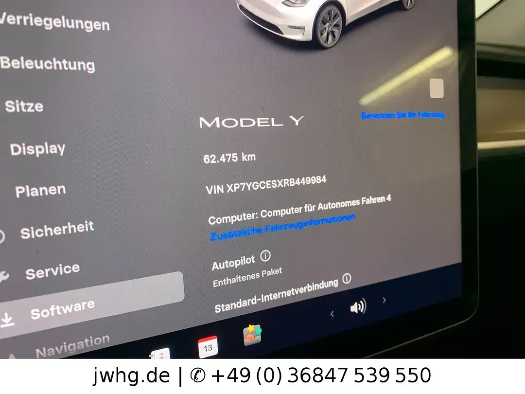 Tesla Model Y RWD - Thumbnail 12