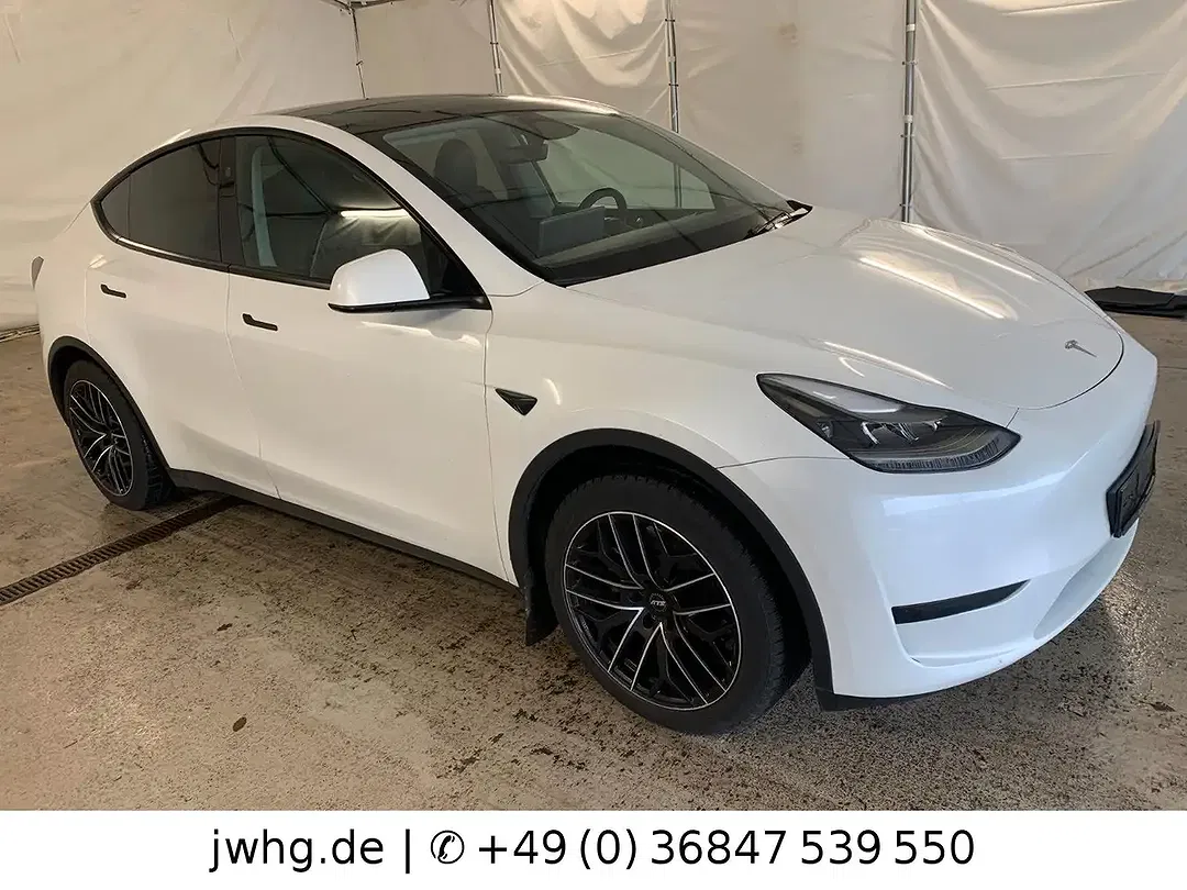 Tesla Model Y RWD - foto 2
