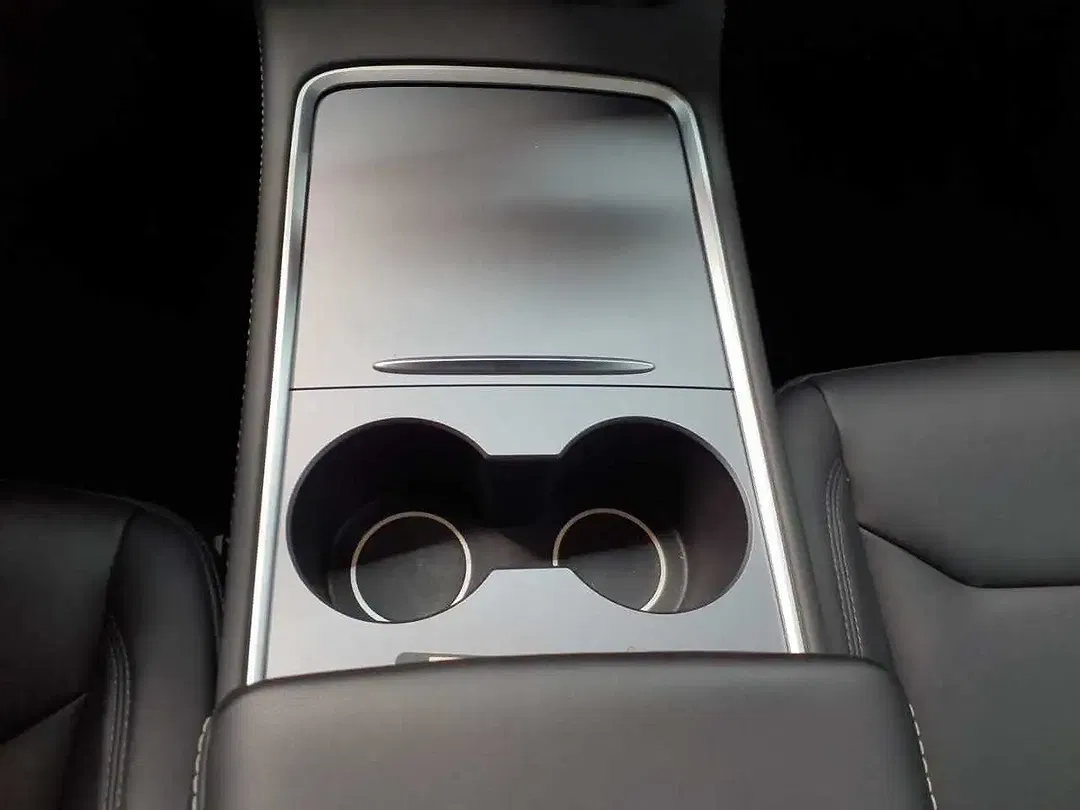 Tesla Model Y AWD Dual Motor Long Range - Thumbnail 10