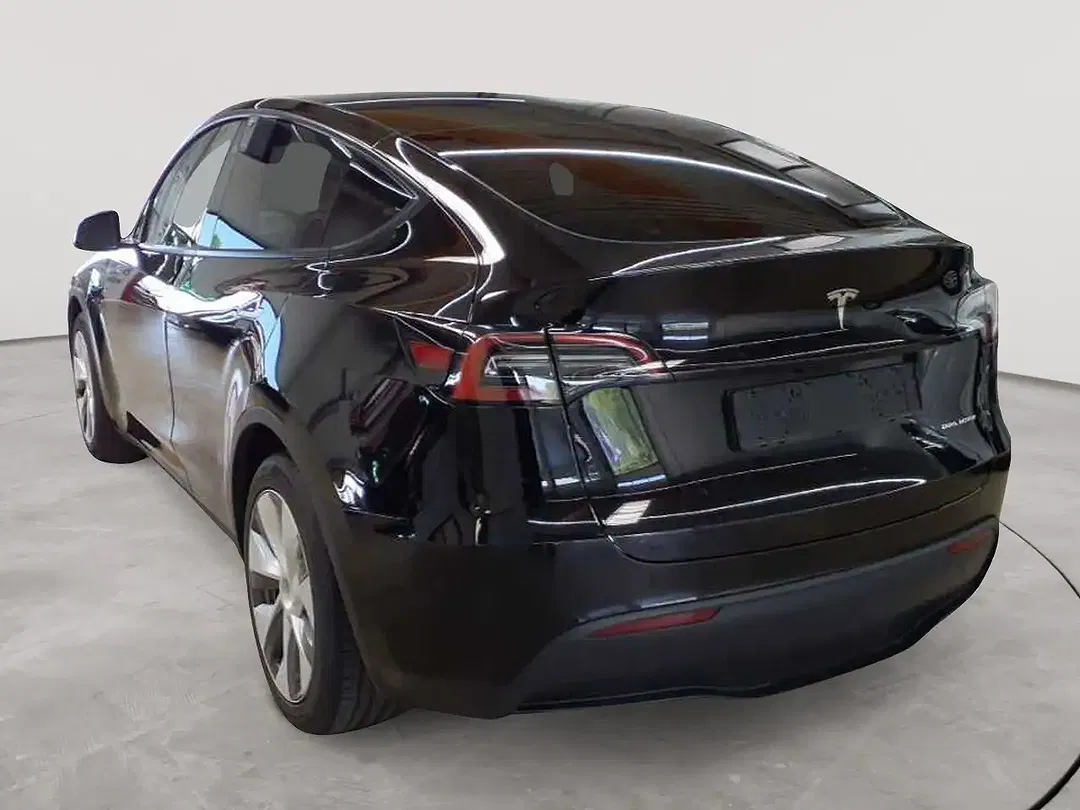 Tesla Model Y AWD Dual Motor Long Range - Thumbnail 5