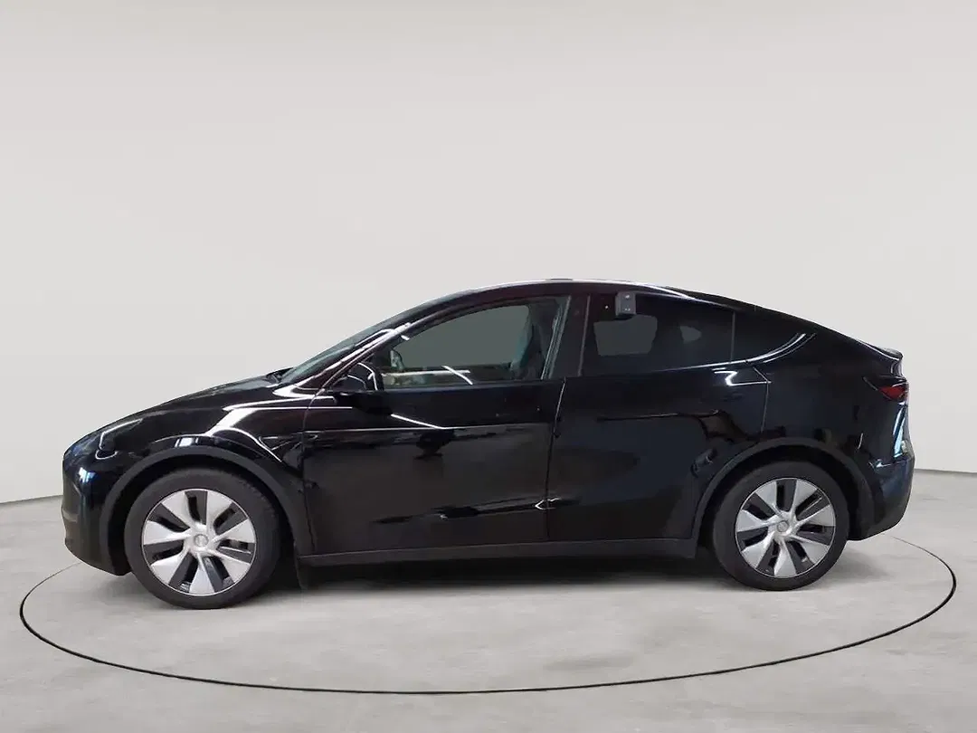 Tesla Model Y AWD Dual Motor Long Range - Thumbnail 6