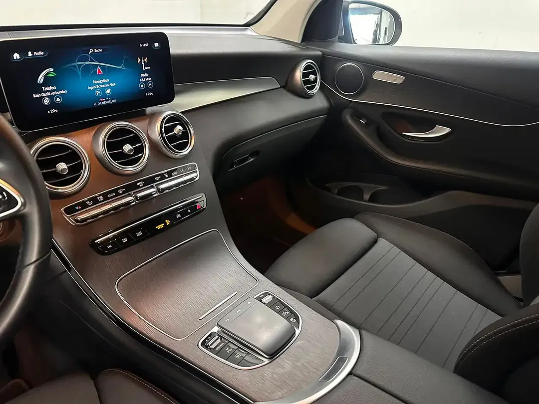 Mercedes-Benz GLC 300 4MATIC - Thumbnail 11