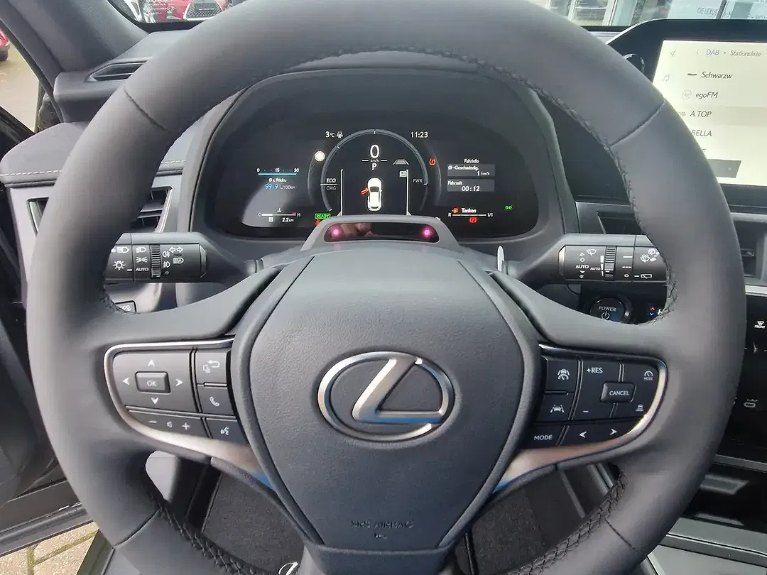 Lexus UX 300h F SPORT Design - Thumbnail 12