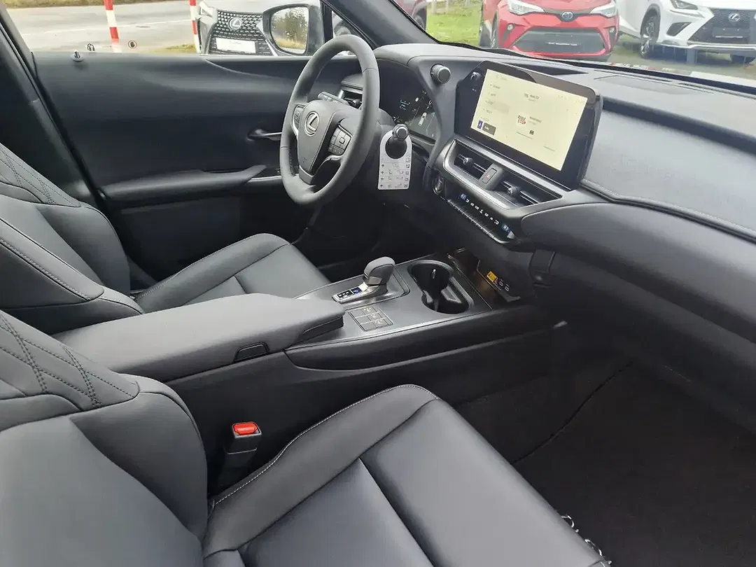Lexus UX 300h F SPORT Design - Thumbnail 9