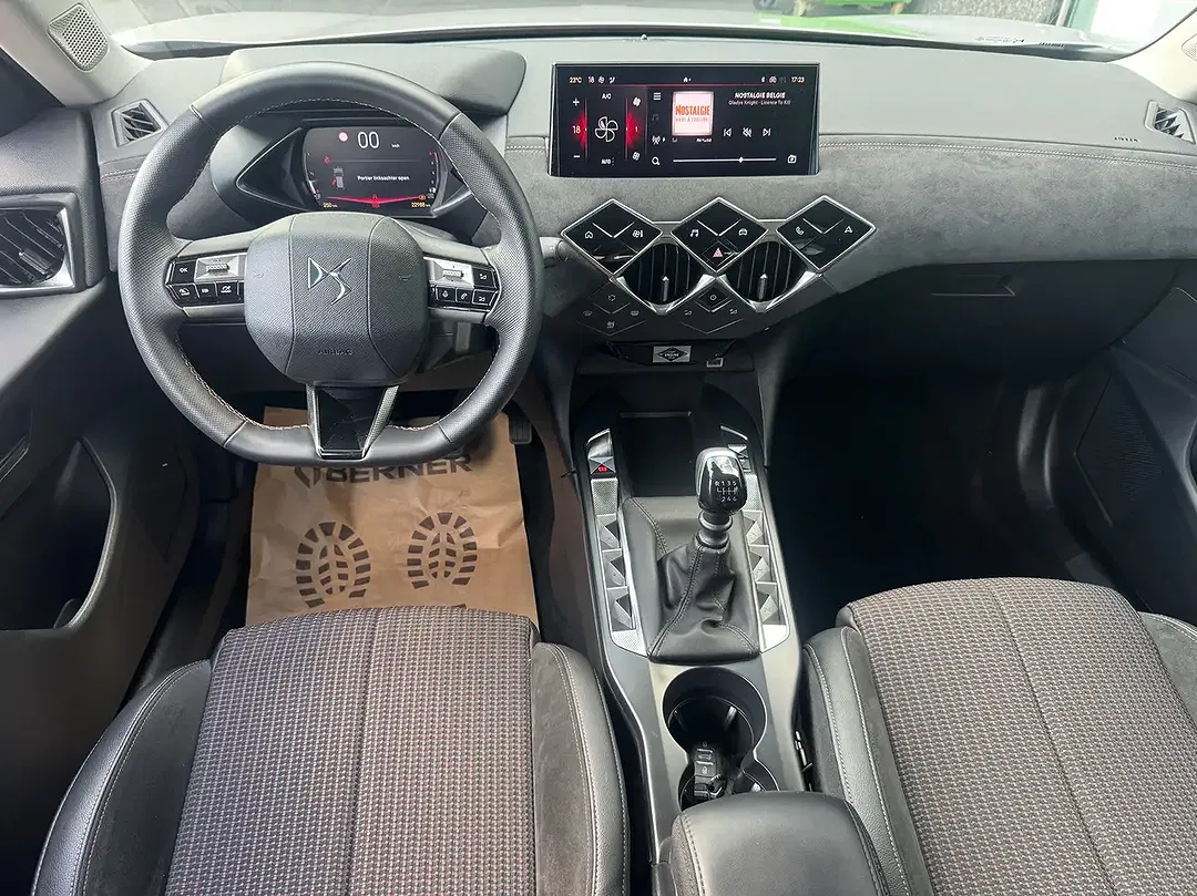 DS Automobiles DS 3 - Thumbnail 9
