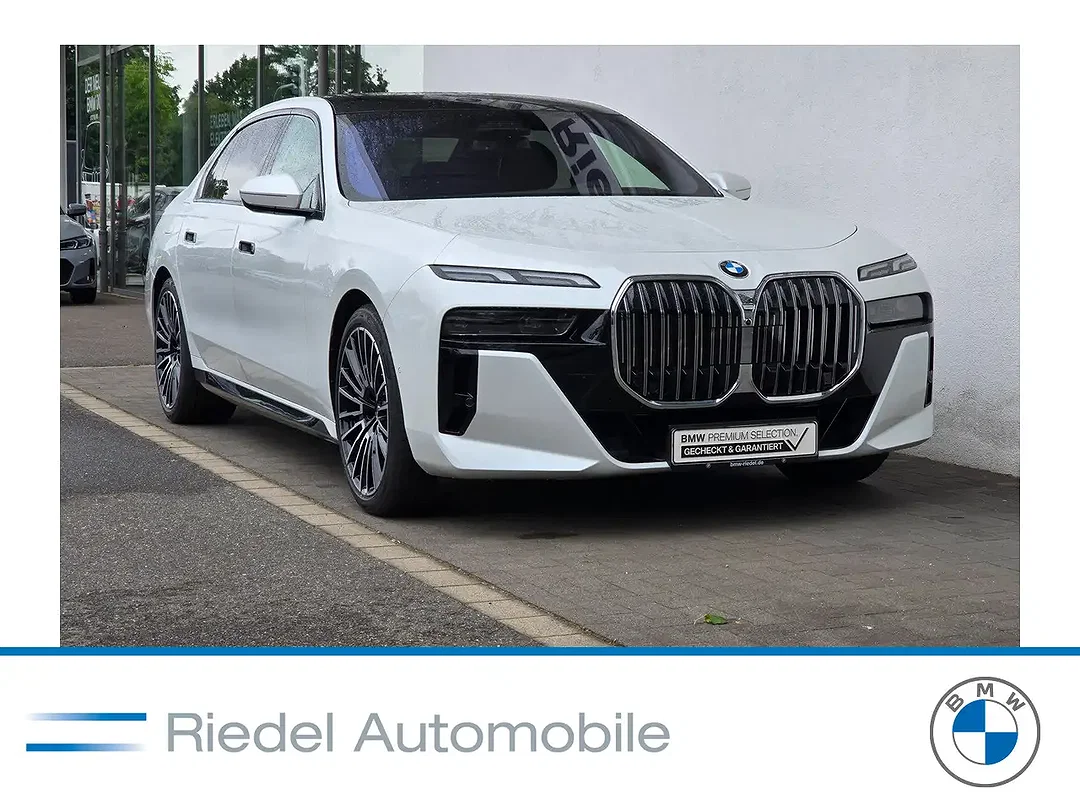 BMW 740 xDrive M - Afbeelding 1