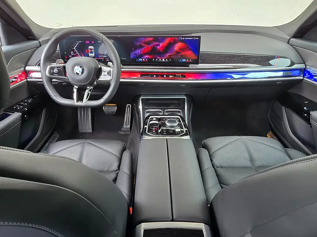 BMW 740 xDrive M - Thumbnail 11