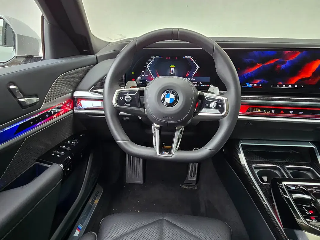 BMW 740 xDrive M - Thumbnail 13
