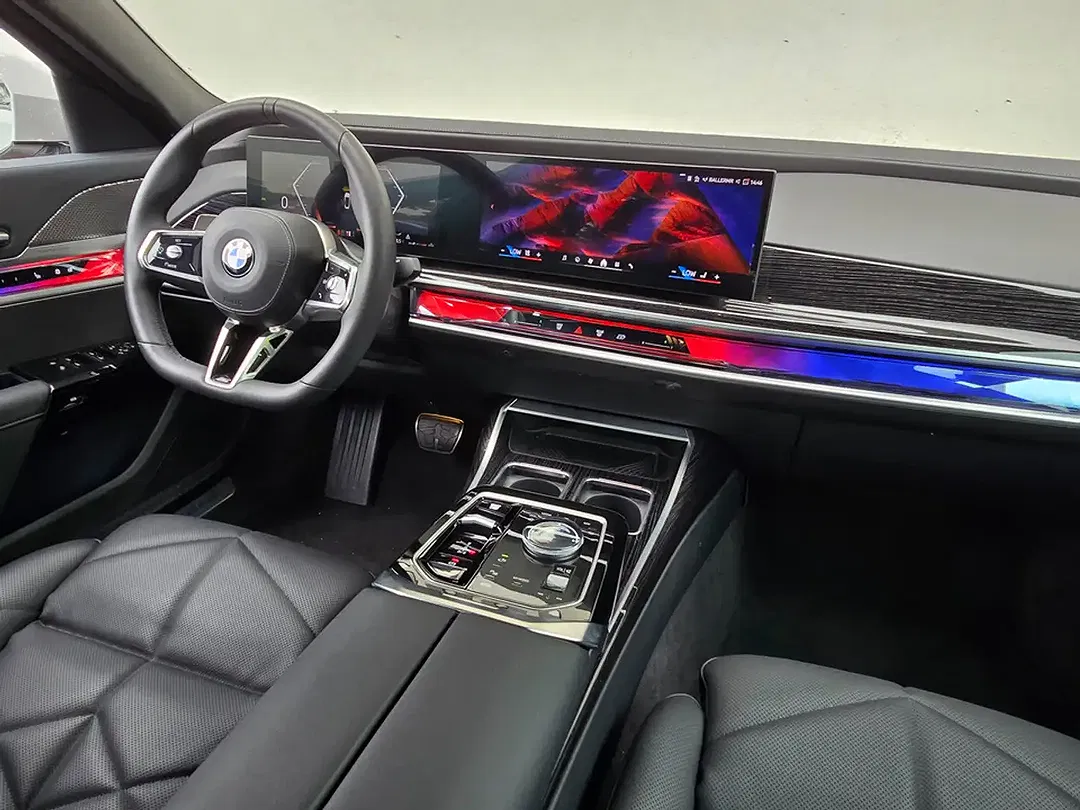 BMW 740 xDrive M - Thumbnail 3