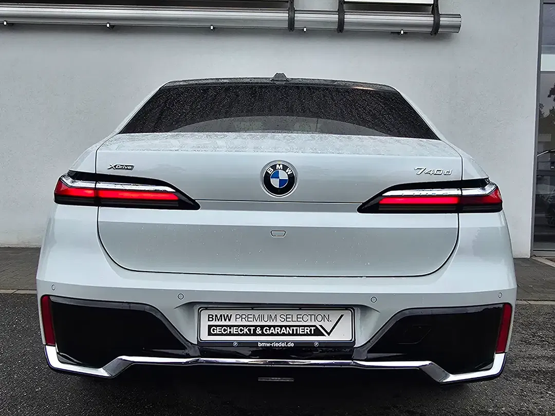 BMW 740 xDrive M - Thumbnail 5