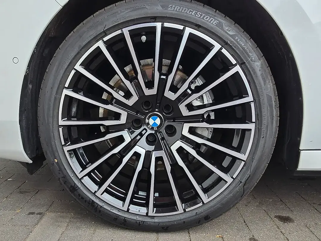 BMW 740 xDrive M - Thumbnail 7