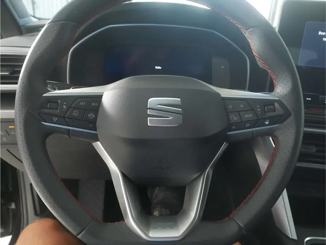 SEAT Leon 1.5 eTSI FR - Thumbnail 9