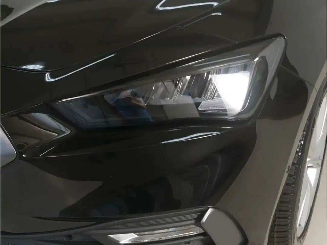 SEAT Leon 1.5 eTSI FR - Thumbnail 3
