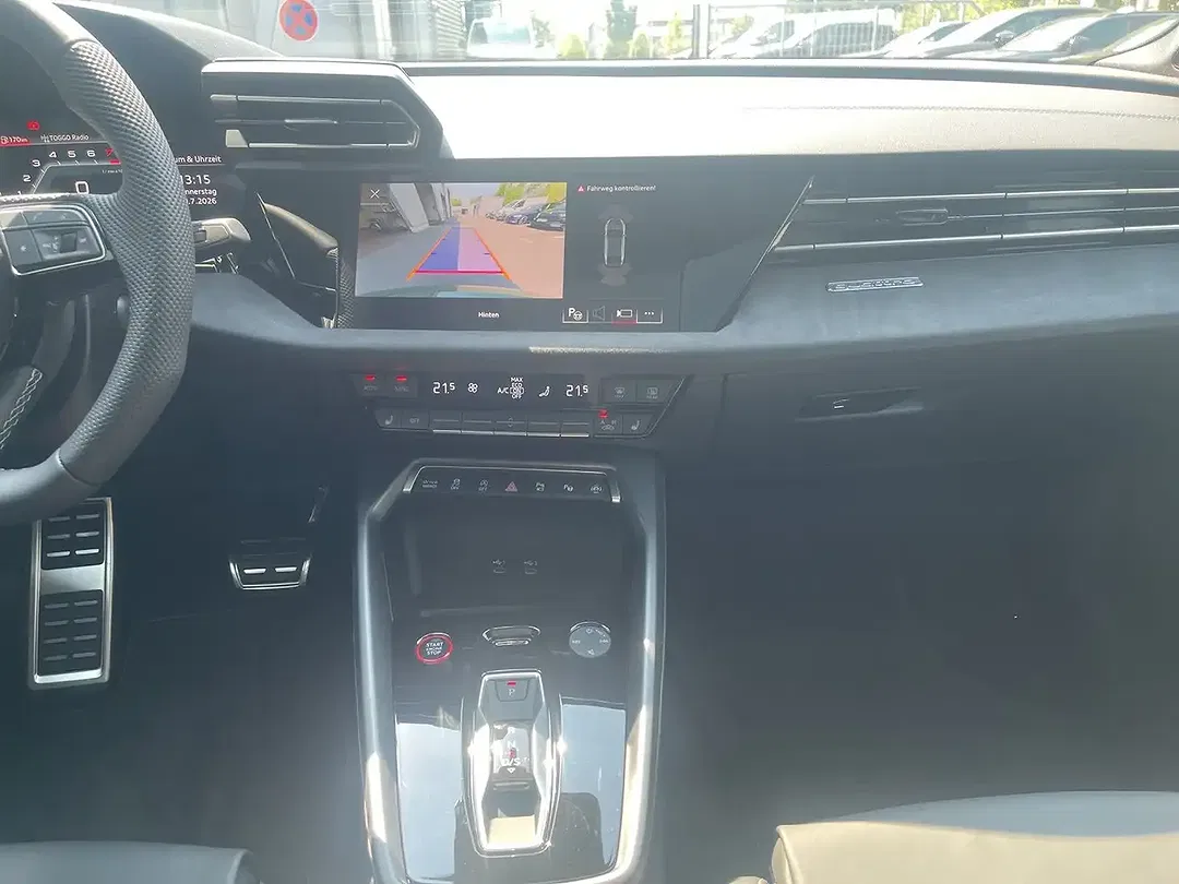 Audi S3 TFSI S tronic - Thumbnail 5