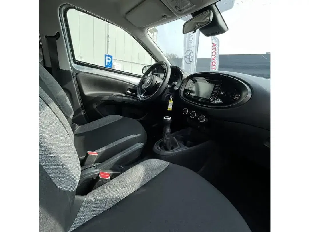 Toyota Aygo X - Thumbnail 8