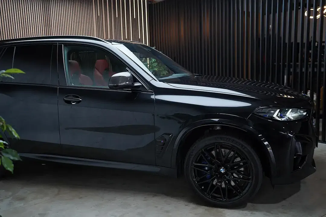 BMW X5 M Competition - Thumbnail 4