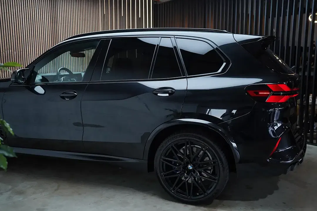 BMW X5 M Competition - Thumbnail 8