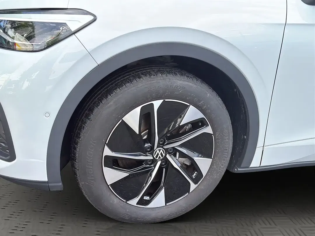 Volkswagen ID.5 Pro - Thumbnail 7