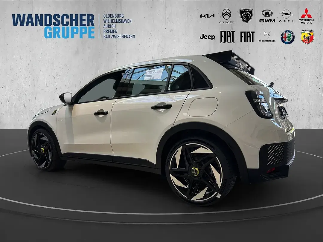 Abarth 600e Turismo - Thumbnail 3