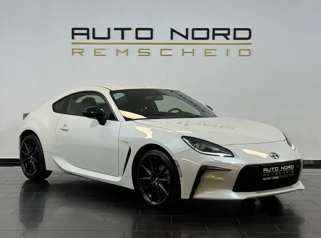 Toyota GR86 Premium - Thumbnail 3