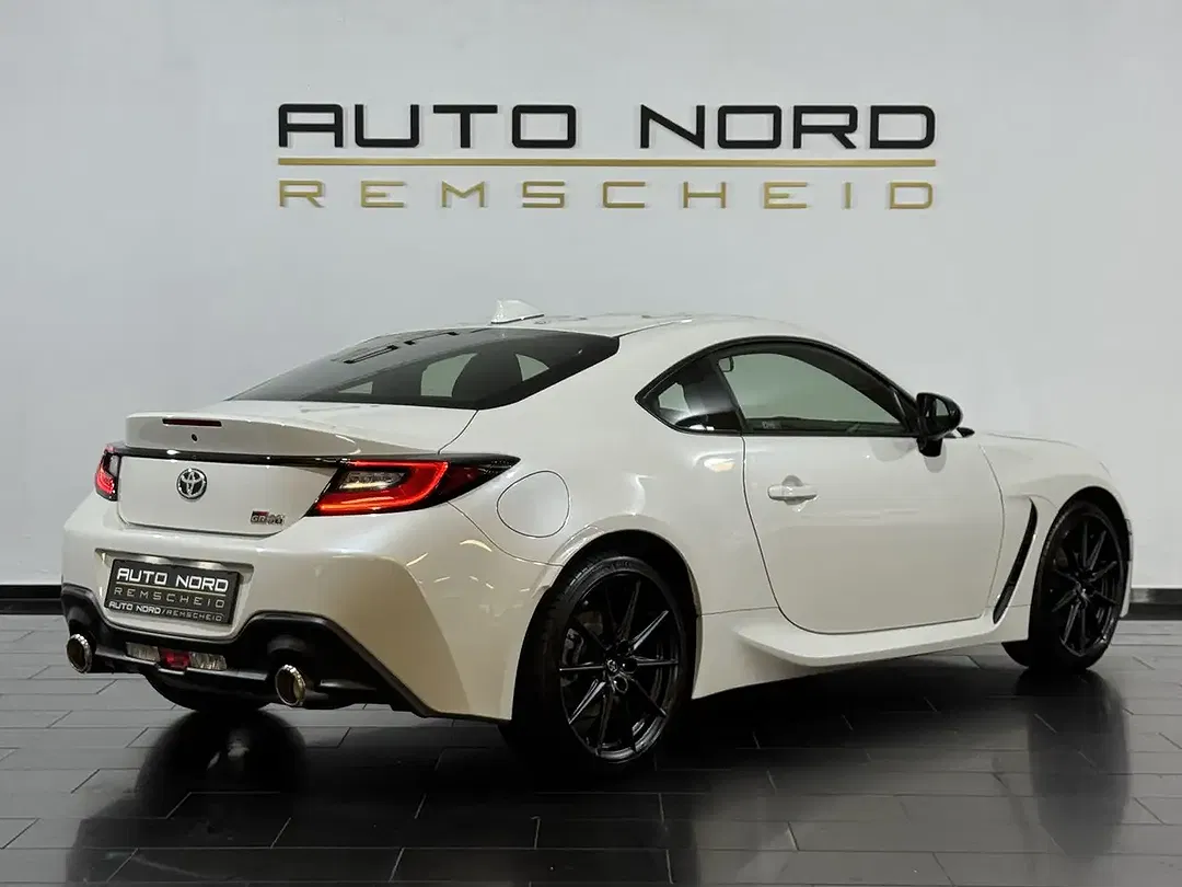 Toyota GR86 Premium - Thumbnail 8