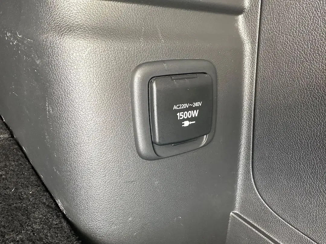 Mitsubishi Outlander PHEV 4WD Plus Spirit - Thumbnail 10