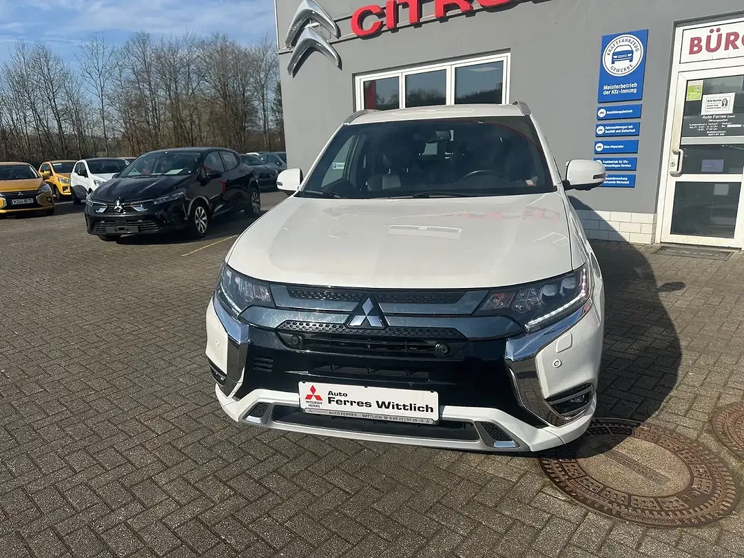 Mitsubishi Outlander PHEV 4WD Plus Spirit - foto 2