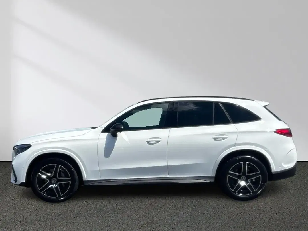 Mercedes-Benz GLC 200 4MATIC AMG Line Night - Thumbnail 2