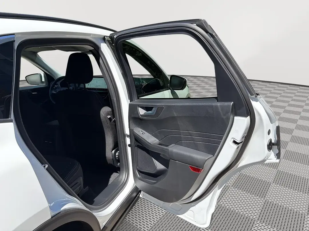 Ford Kuga PHEV Titanium - Thumbnail 14