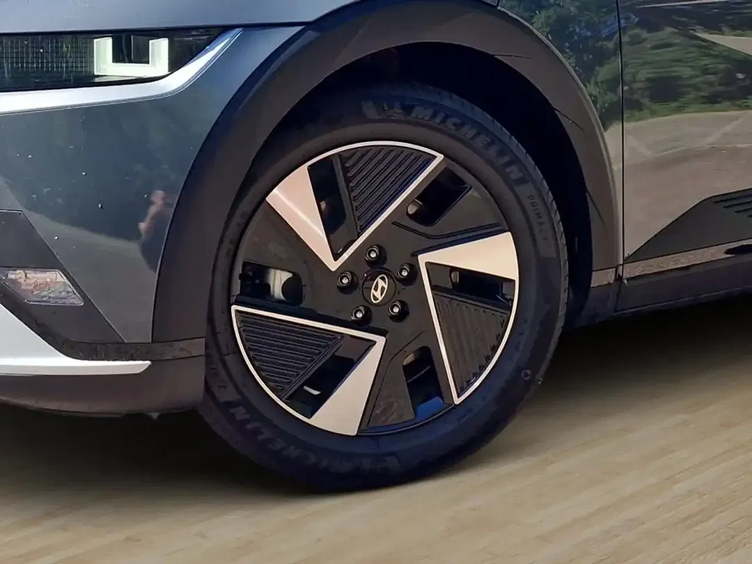 Hyundai IONIQ 5 EV DYNAMIQ - Thumbnail 6