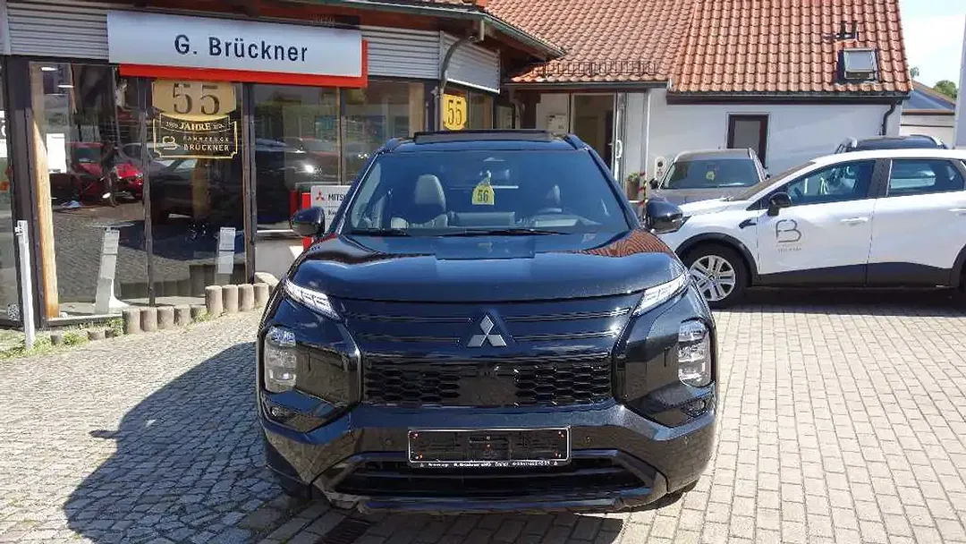 Mitsubishi Outlander 2.4 PHEV - Thumbnail 3