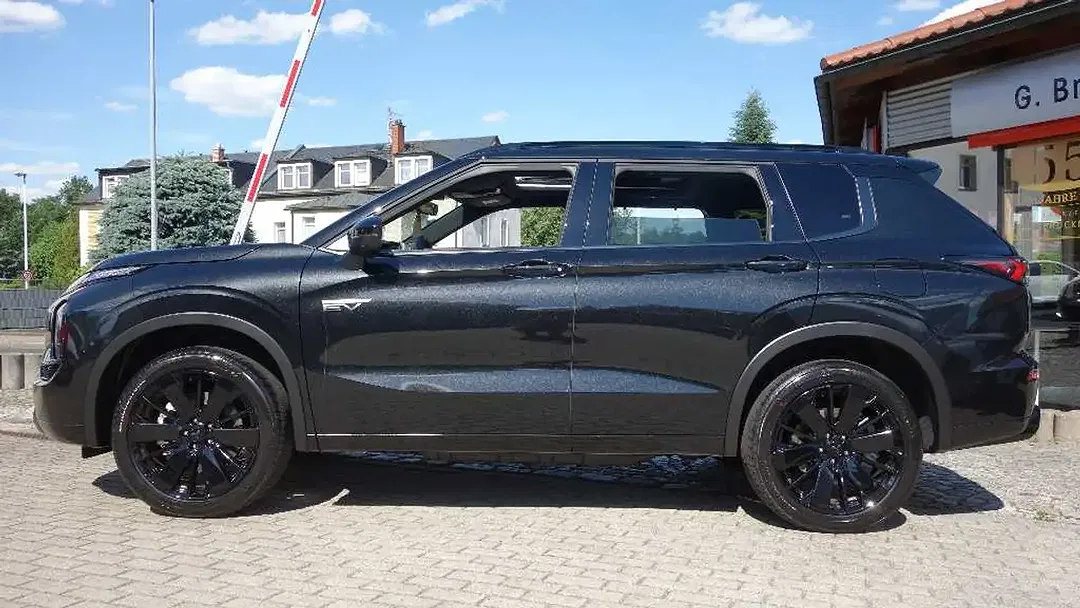 Mitsubishi Outlander 2.4 PHEV - Thumbnail 5