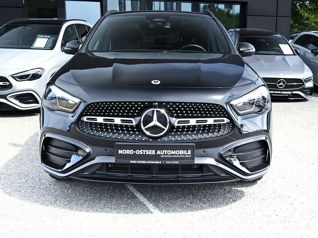 Mercedes-Benz GLA 200 AMG MBUX Night - Thumbnail 4