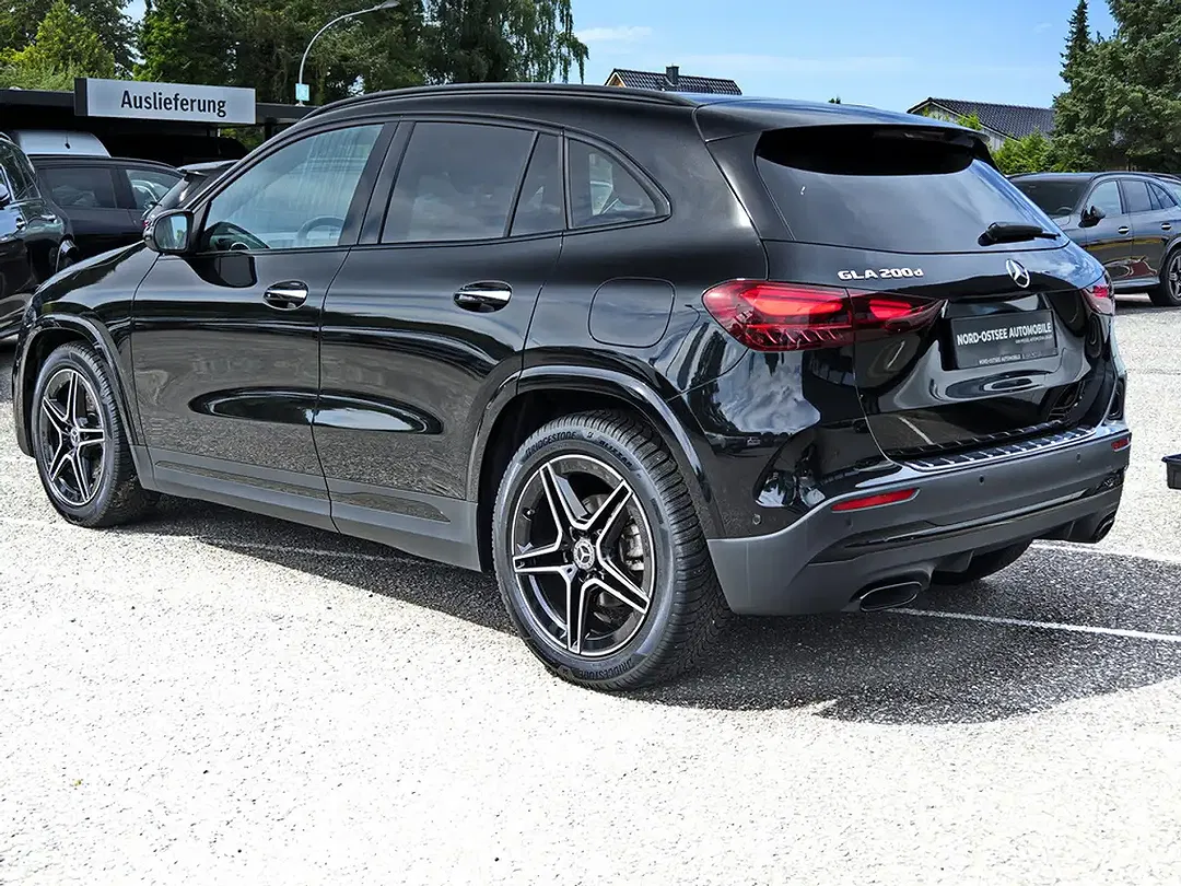 Mercedes-Benz GLA 200 AMG MBUX Night - Thumbnail 6
