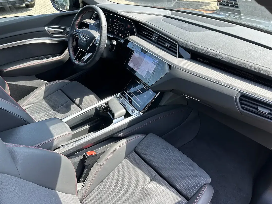 Audi Q8 e-tron 50 Matrix LED S line - Thumbnail 12