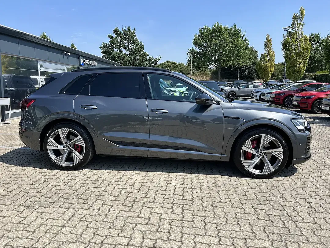 Audi Q8 e-tron 50 Matrix LED S line - Thumbnail 14