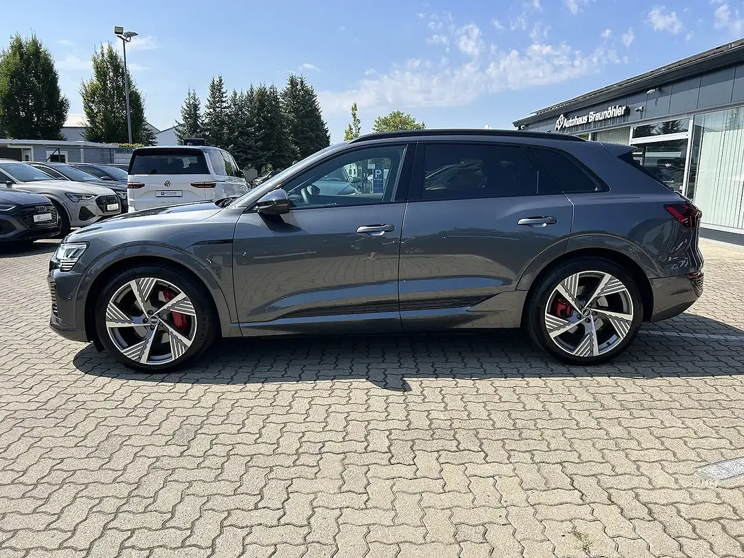 Audi Q8 e-tron 50 Matrix LED S line - Thumbnail 16