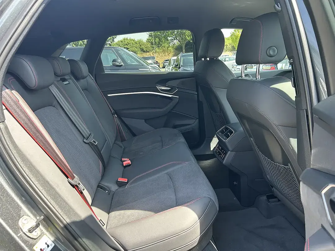 Audi Q8 e-tron 50 Matrix LED S line - Thumbnail 25