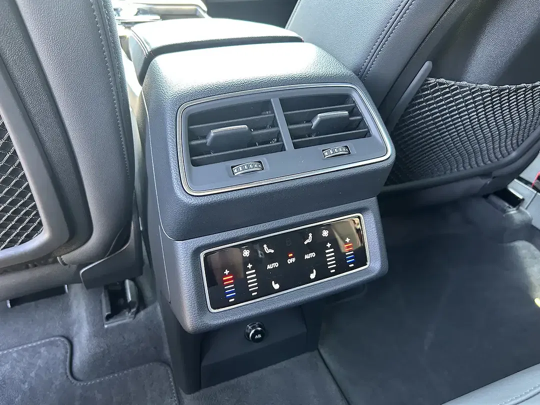 Audi Q8 e-tron 50 Matrix LED S line - Thumbnail 28