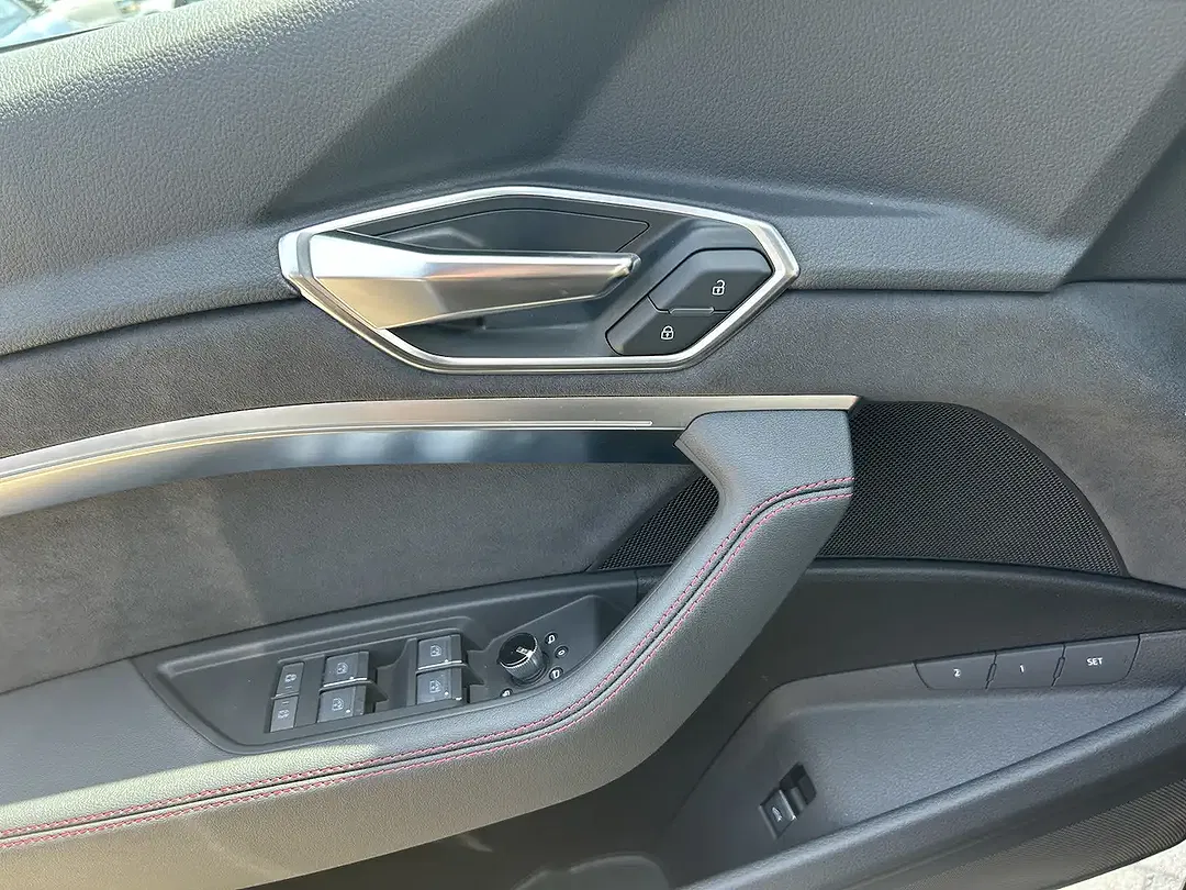 Audi Q8 e-tron 50 Matrix LED S line - Thumbnail 29